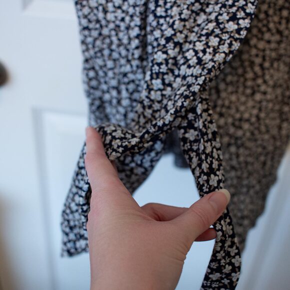 VTG L Ditsy Floral Wrap Maxi Skirt Paul Harris White Print Feminine Soft Summer - Picture 7 of 9